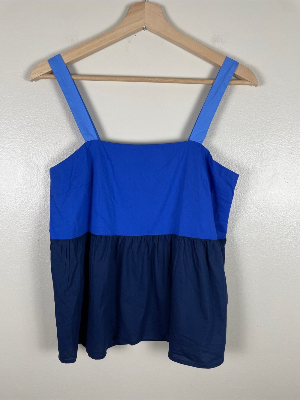 LOFT Blue Colorblock Wide-Strap Tank Top. NEW Size 2